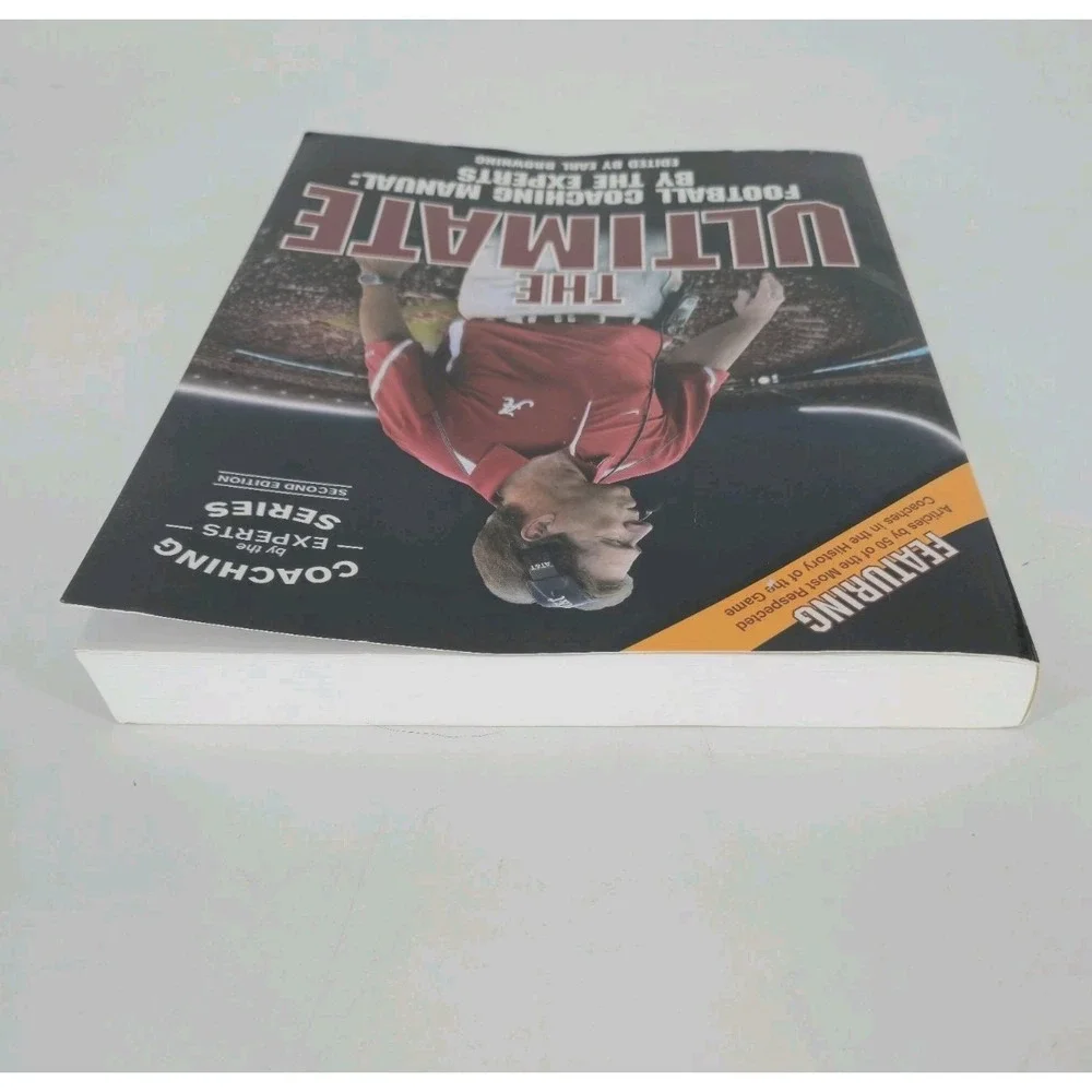 THE ULTIMATE FOOTBALL COACHING MANUAL: BY THE EXPERTS By Earl Browning EXCELLENT